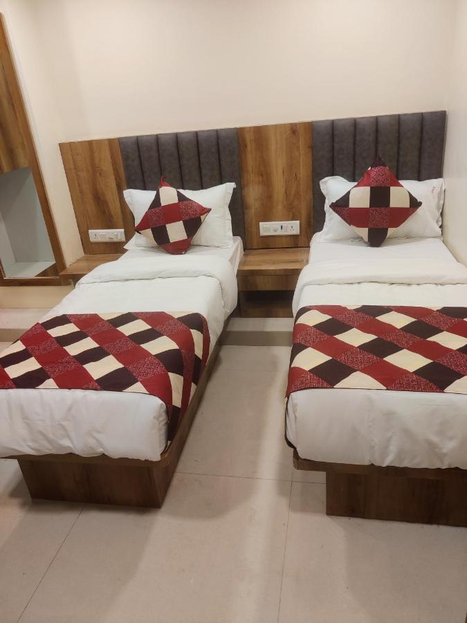 Bkc Corporate Hostel Ac Dormitory Mumbai Exterior photo
